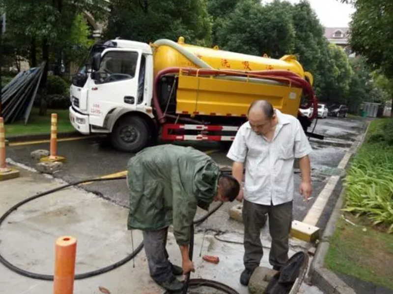 宜兴大型淤泥下水道专业清洗疏通清淤抽粪潜水打捞堵水