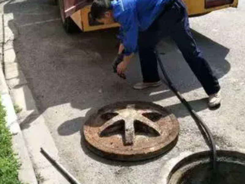 宜兴市修马桶修水管电话水电疏通抽粪公司