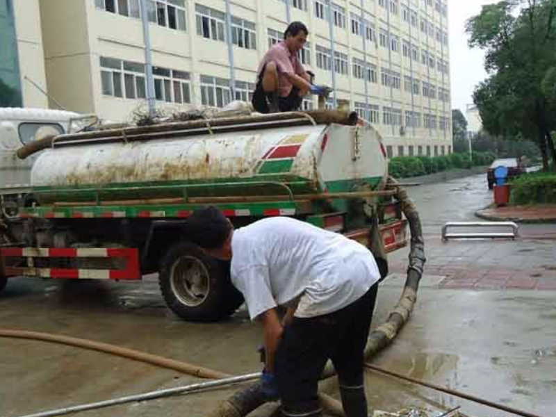 宜兴大型淤泥下水道专业清洗疏通清淤抽粪潜水打捞堵水